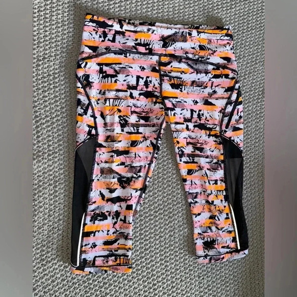 lululemon Speed Up Crop Inversion Multi Leggings w/ Mesh 8 - Picture 7 of 16